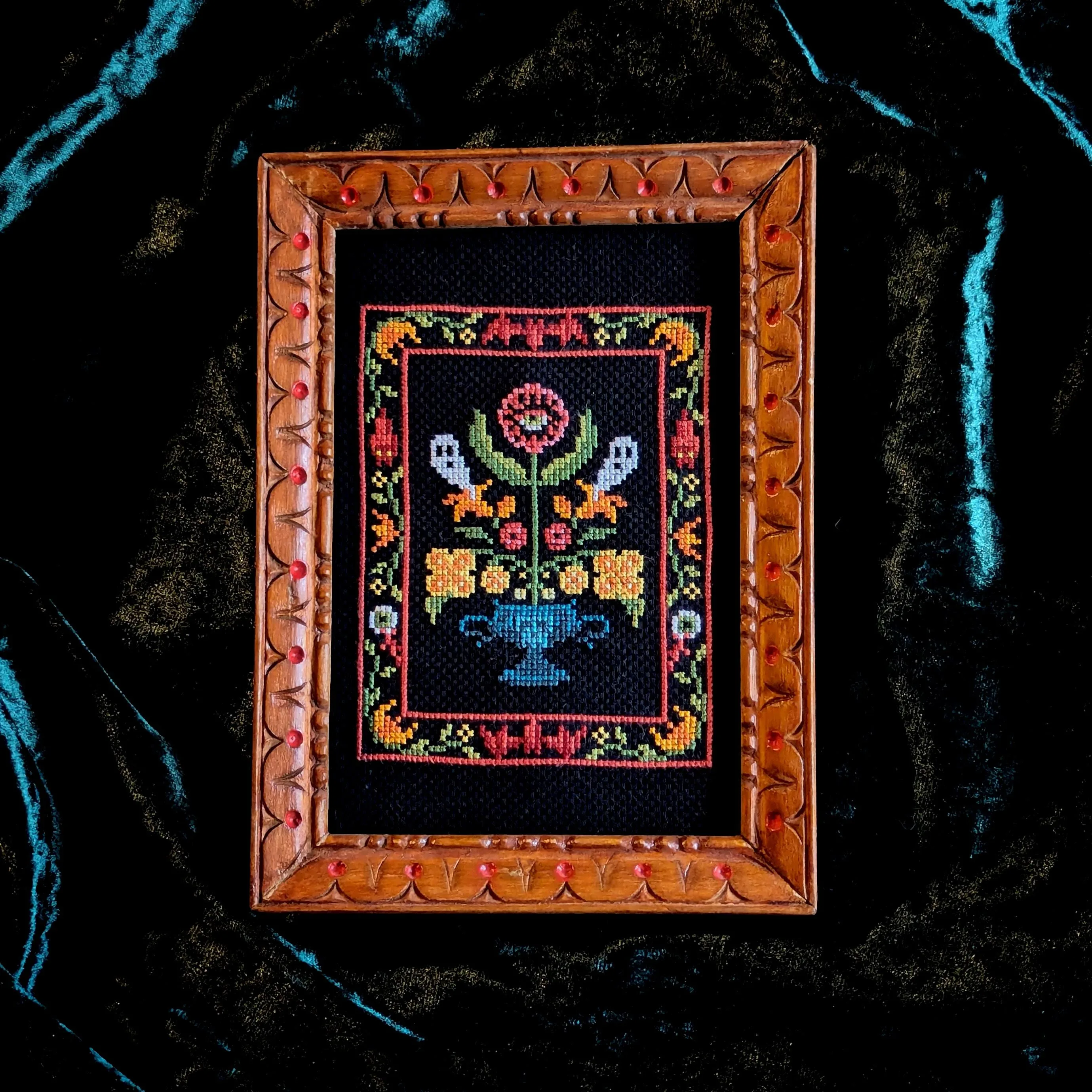 Lurkers cross-stitch pattern
