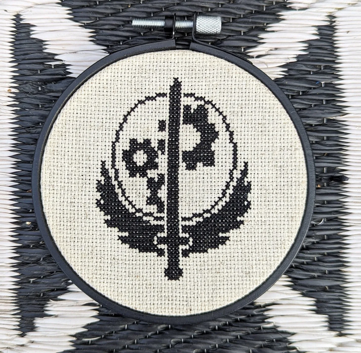 Brotherhood of Steel cross-stitch pattern
